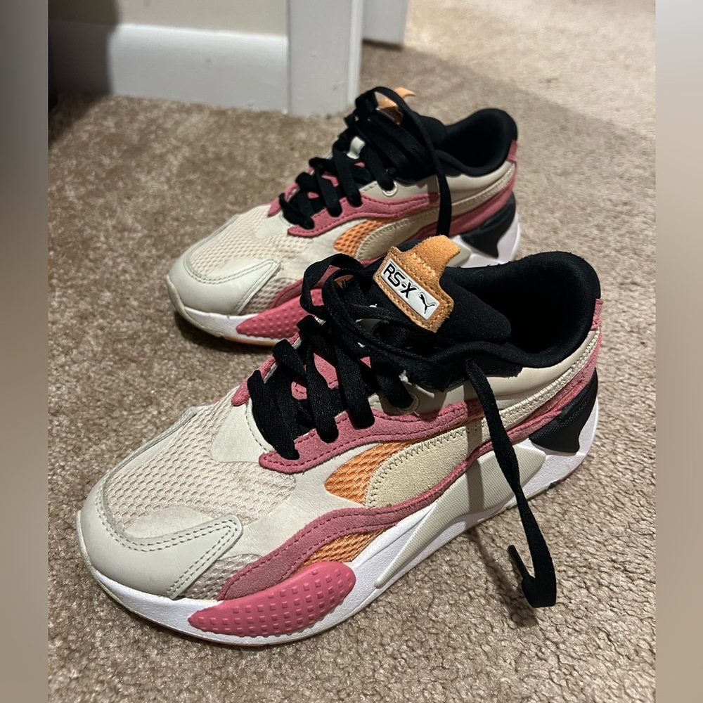 Puma RSX
Pink and Tan
5.5 Women’s